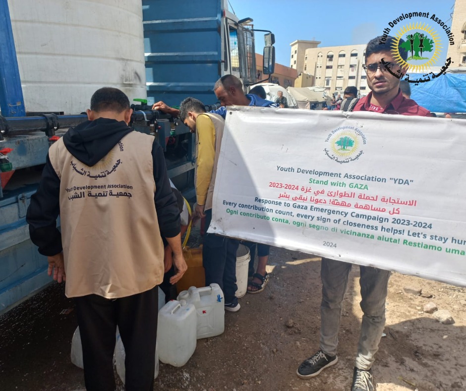 جمعية تنمية الشباب تنهي من توزيع  مياه محلاه وسط قطاع غزة